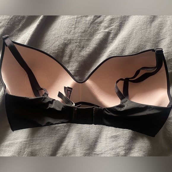 Victoria’s Secret T-Shirt Lightly Lined Wireless - Picture 2 of 6